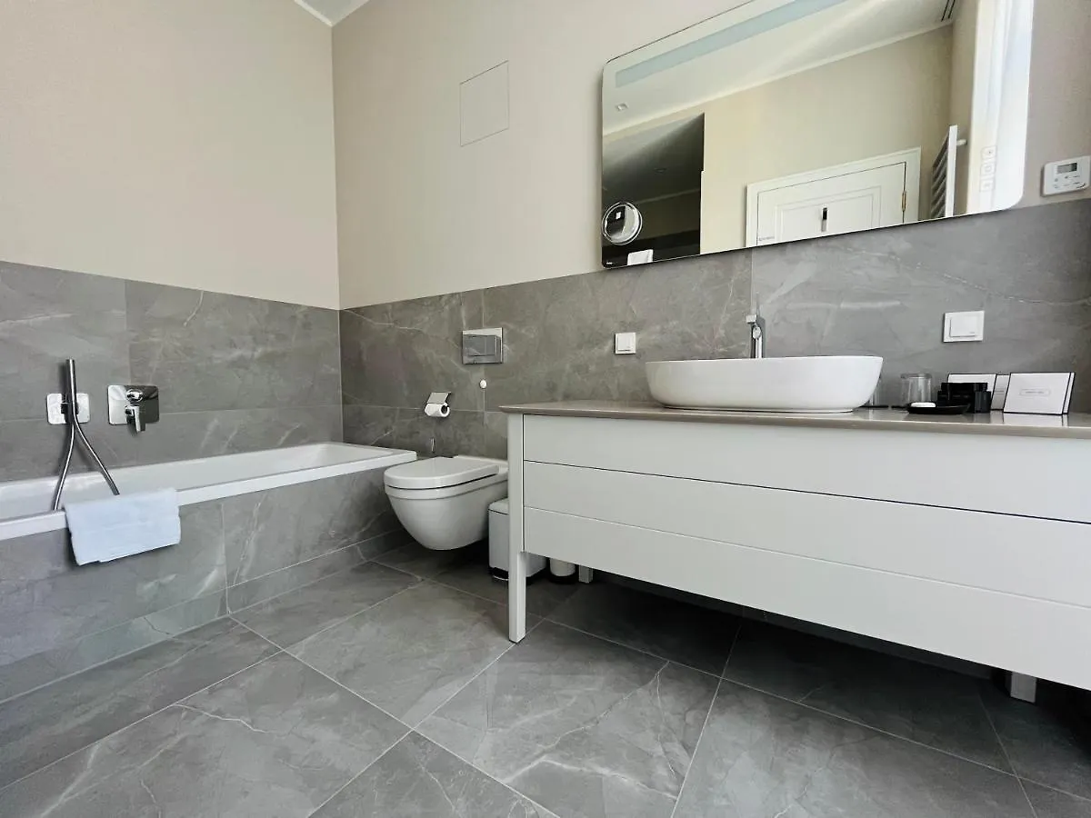 Luxury Home / 3-Raum-Suite An Der Frauenkirche / 2 Dresden Germany